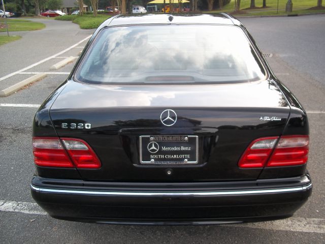 2001 Mercedes-Benz E-Class SXT