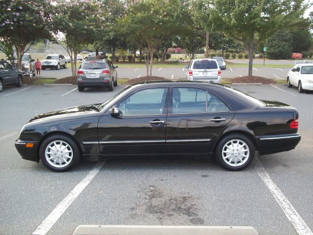 2001 Mercedes-Benz E-Class SXT