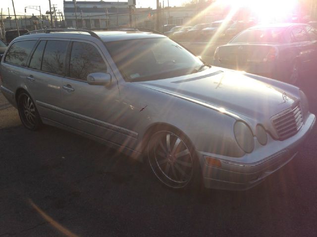 2001 Mercedes-Benz E-Class SXT