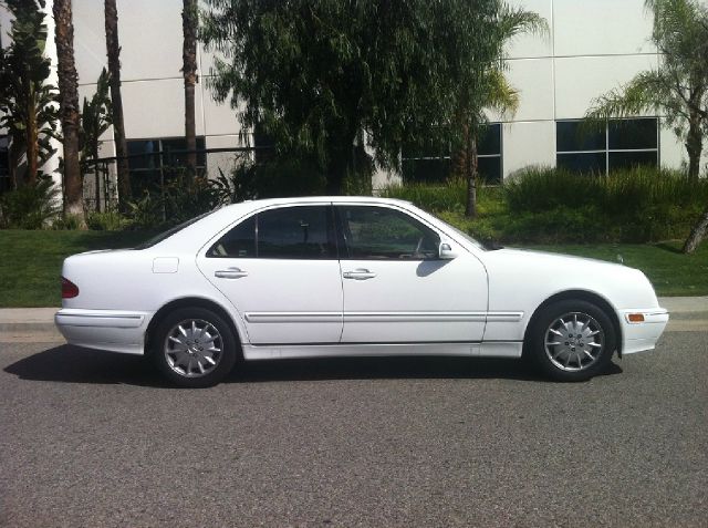 2001 Mercedes-Benz E-Class SXT