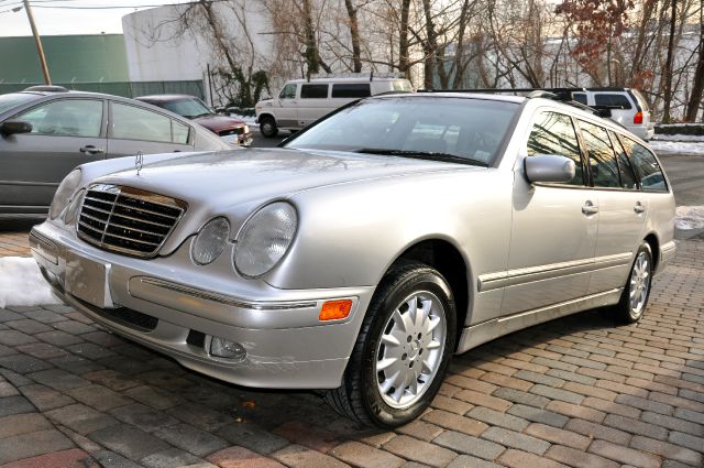 2001 Mercedes-Benz E-Class SXT