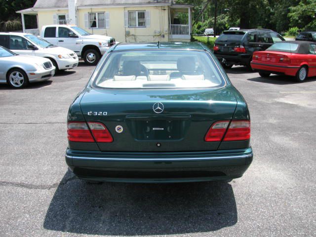 2001 Mercedes-Benz E-Class SXT