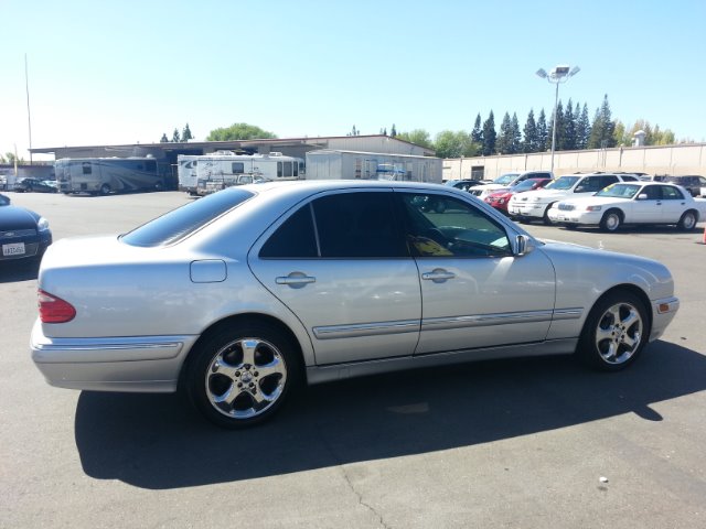 2002 Mercedes-Benz E-Class SXT