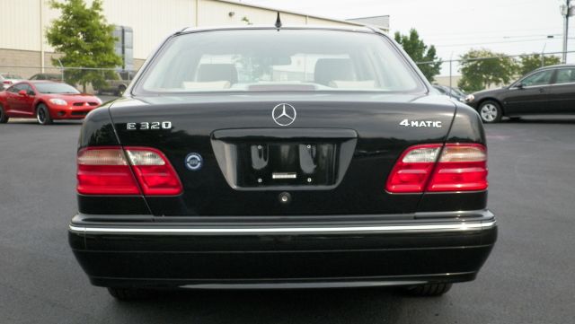 2002 Mercedes-Benz E-Class 750li Xdrive 1-ownerawdnavigation Sedan