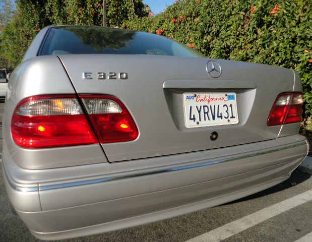 2002 Mercedes-Benz E-Class SXT