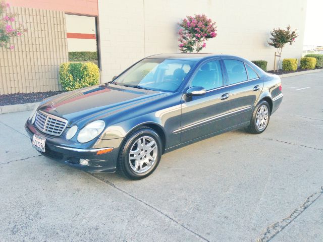 2003 Mercedes-Benz E-Class SXT