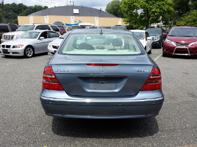 2004 Mercedes-Benz E-Class SXT