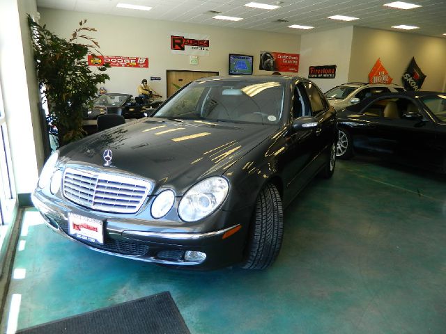 2004 Mercedes-Benz E-Class 2WD Supercrew 139 XLT