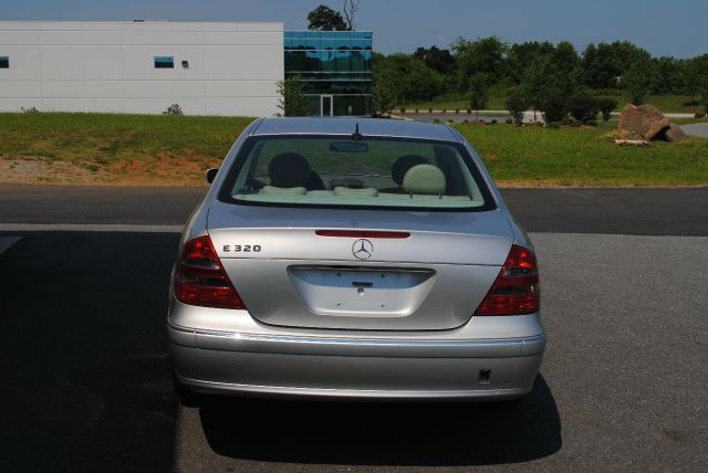 2004 Mercedes-Benz E-Class SXT