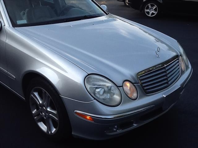2004 Mercedes-Benz E-Class SLT W/ Hemi