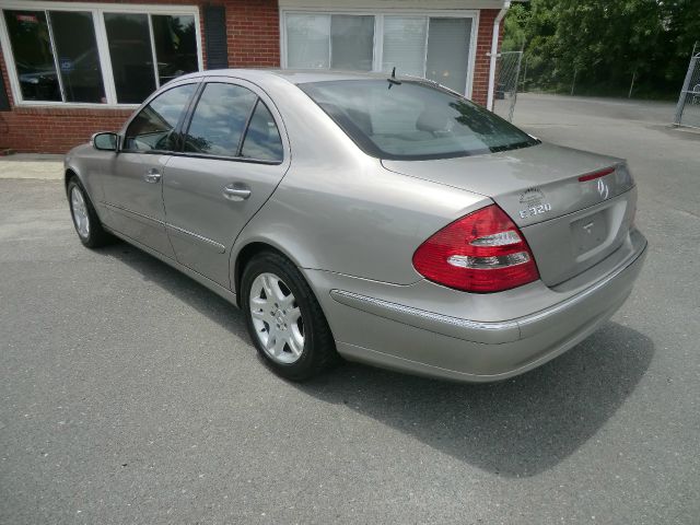 2004 Mercedes-Benz E-Class SXT