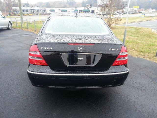 2005 Mercedes-Benz E-Class Tech/rear Entertainment