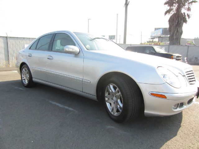 2005 Mercedes-Benz E-Class SXT