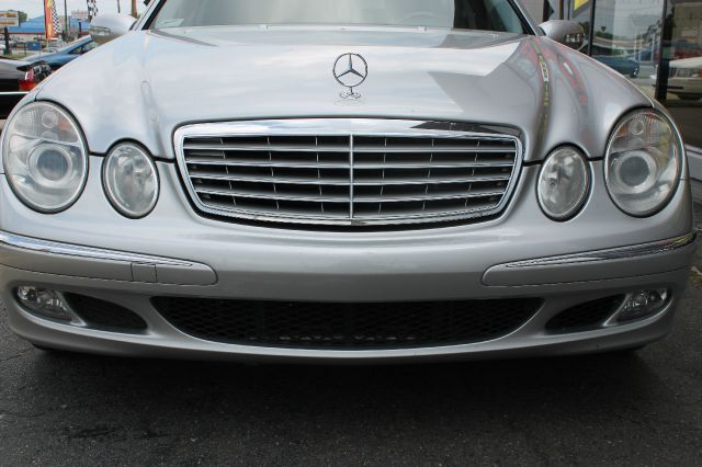 2005 Mercedes-Benz E-Class SLT W/ Hemi