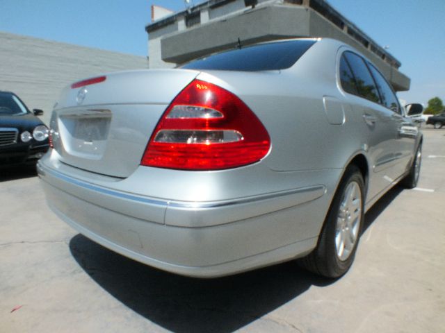 2005 Mercedes-Benz E-Class SXT