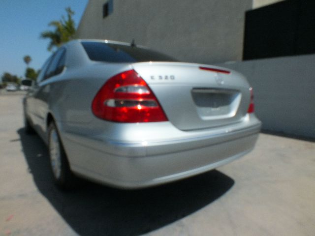 2005 Mercedes-Benz E-Class SXT