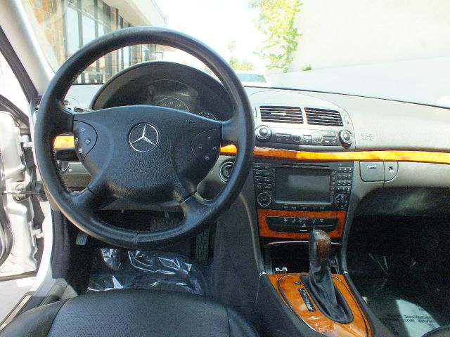 2005 Mercedes-Benz E-Class SXT