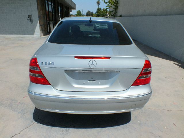 2005 Mercedes-Benz E-Class SXT