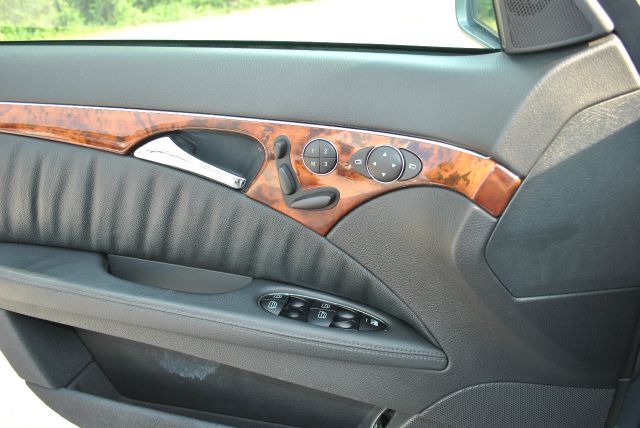 2005 Mercedes-Benz E-Class Base GLS