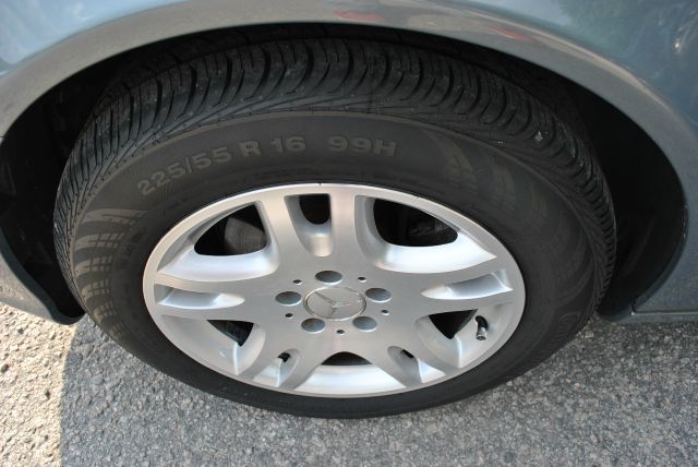 2005 Mercedes-Benz E-Class Base GLS