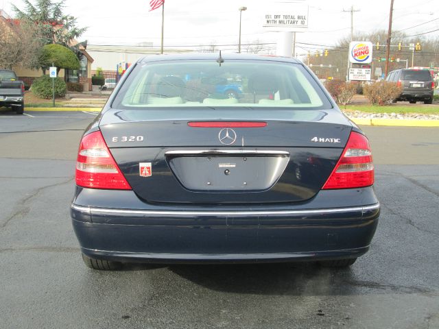 2005 Mercedes-Benz E-Class SXT