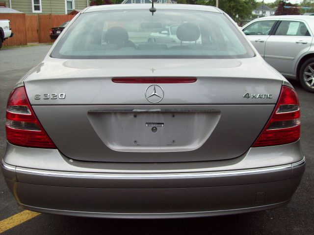 2005 Mercedes-Benz E-Class 750li Xdrive 1-ownerawdnavigation Sedan
