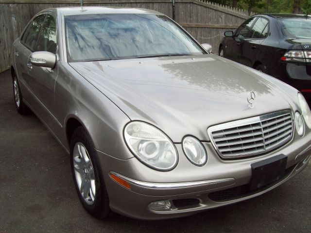 2005 Mercedes-Benz E-Class 750li Xdrive 1-ownerawdnavigation Sedan