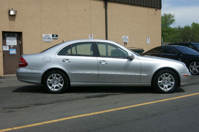 2005 Mercedes-Benz E-Class SXT