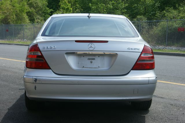 2005 Mercedes-Benz E-Class SXT