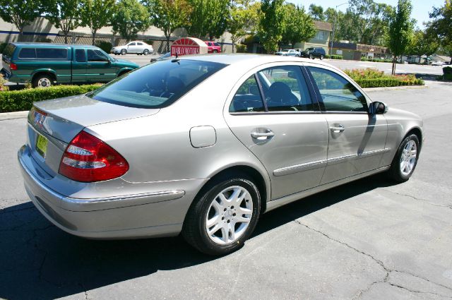 2005 Mercedes-Benz E-Class SXT