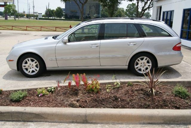 2005 Mercedes-Benz E-Class SXT