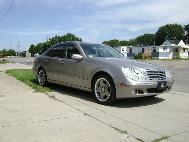 2005 Mercedes-Benz E-Class SLT W/ Hemi