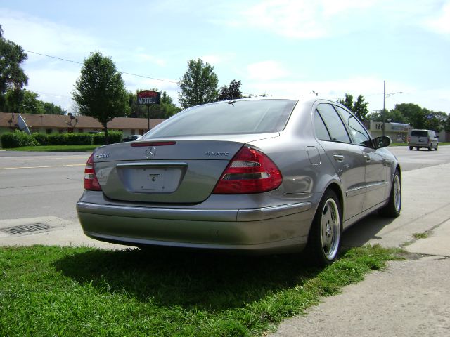 2005 Mercedes-Benz E-Class SLT W/ Hemi