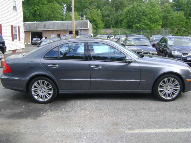 2007 Mercedes-Benz E-Class LS Flex Fuel 4x4 This Is One Of Our Best Bargains
