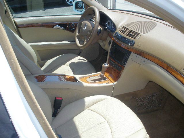 2009 Mercedes-Benz E-Class Amenities Package
