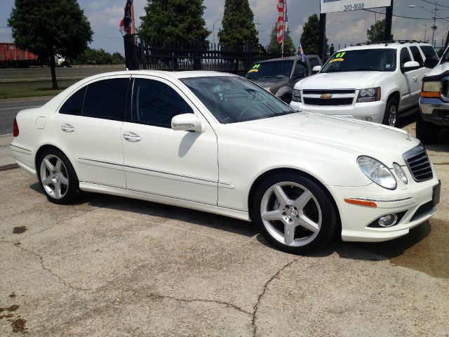 2009 Mercedes-Benz E-Class Amenities Package