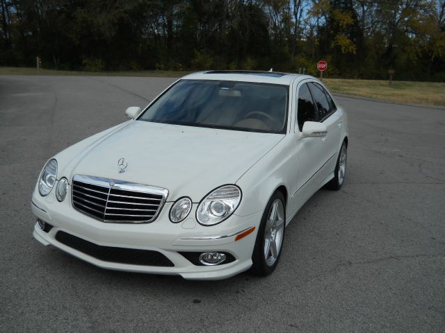 2009 Mercedes-Benz E-Class Amenities Package