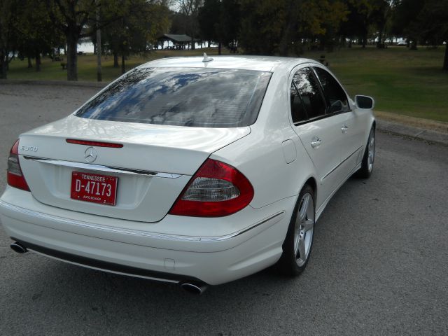 2009 Mercedes-Benz E-Class Amenities Package