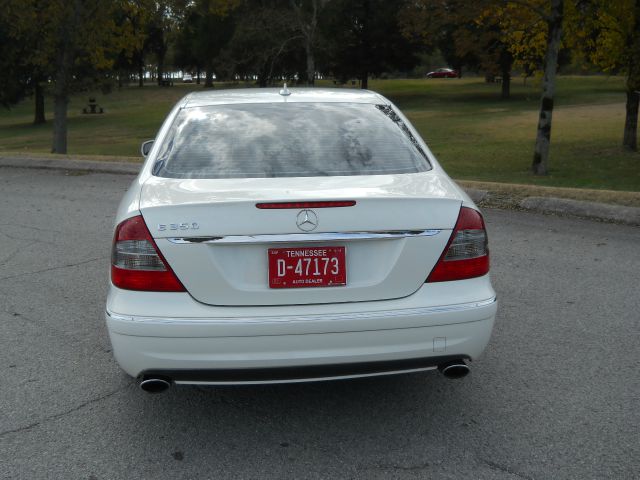 2009 Mercedes-Benz E-Class Amenities Package