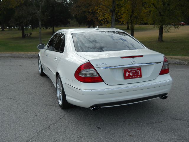 2009 Mercedes-Benz E-Class Amenities Package