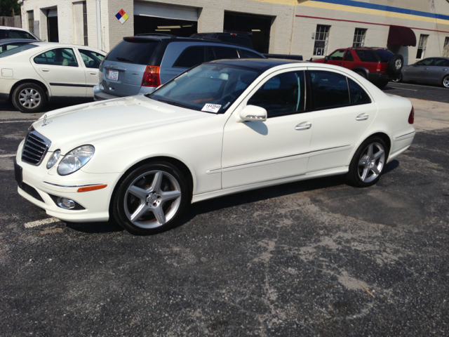 2009 Mercedes-Benz E-Class Crew Cab 167 WB 4WD DRW SLT