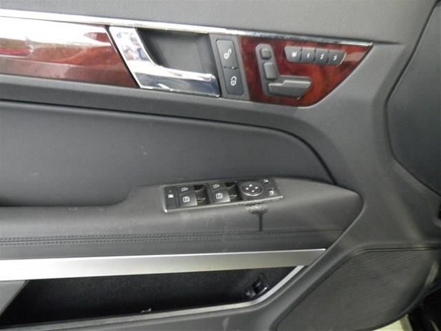 2010 Mercedes-Benz E-Class 29