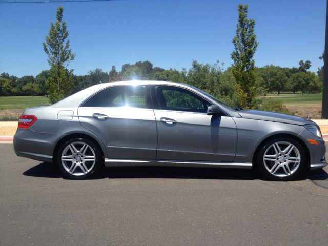 2010 Mercedes-Benz E-Class 4dr Sdn GLS Turbo Manual