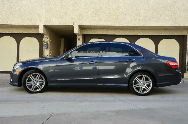 2010 Mercedes-Benz E-Class 2.5S W PWR Sunroof