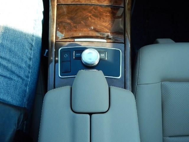 2010 Mercedes-Benz E-Class 2010 Nissan 2.0S