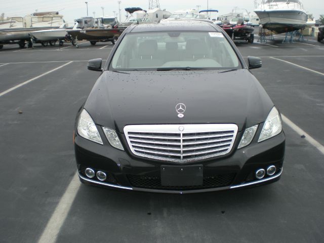 2010 Mercedes-Benz E-Class 2010 Nissan 2.0S