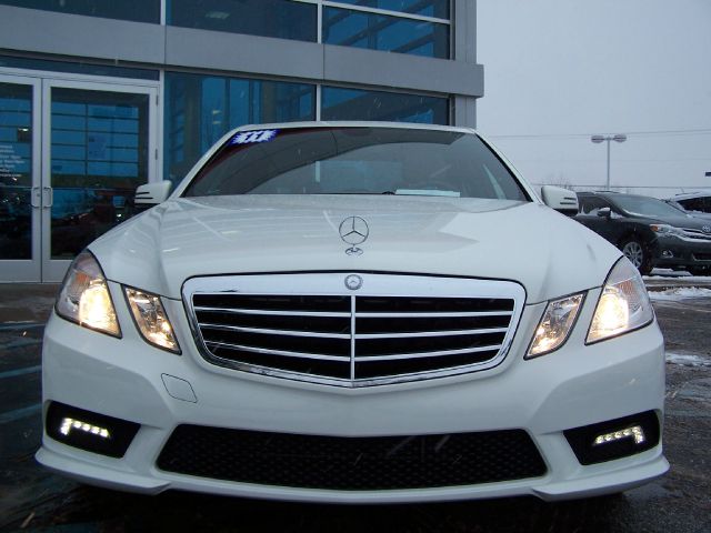 2011 Mercedes-Benz E-Class 2010 Nissan 2.0S