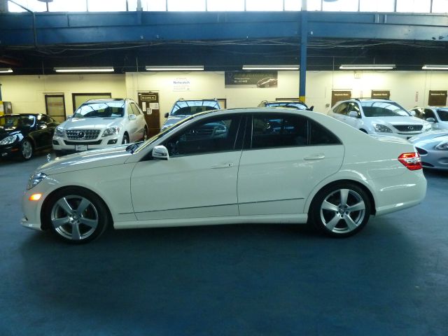 2011 Mercedes-Benz E-Class 2010 Nissan 2.0S