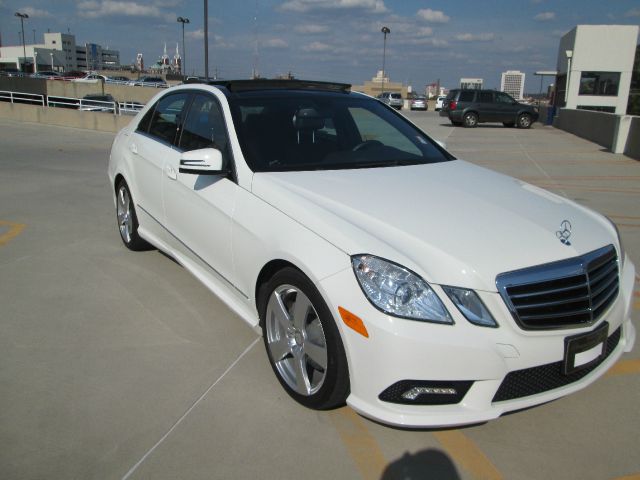 2011 Mercedes-Benz E-Class 2010 Nissan 2.0S