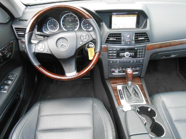 2011 Mercedes-Benz E-Class F150 4X2 LAR Limited S/crew145